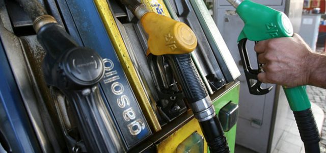 Quanto ci costa realmente la benzina?