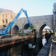 Abbattere un ponte del XIII secolo per far passare le navi? In Belgio si può…