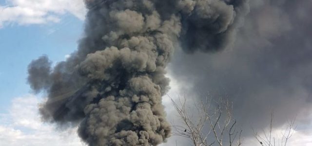 Rouen: incendio in via di spegnimento, conseguenze incalcolabili sull’ambiente e sulla popolazione