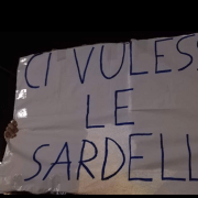 Le Sardine arrivano in Abruzzo, e si prendono Piazza Salotto (videointervista)
