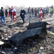 Tehran: 176 morti sull’aereo ucraino precipitato dopo il decollo. Molti dubbi sulla versione ufficiale