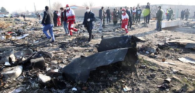 Tehran: 176 morti sull’aereo ucraino precipitato dopo il decollo. Molti dubbi sulla versione ufficiale