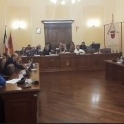 Sulmona, come da copione respinta la mozione di sfiducia al sindaco