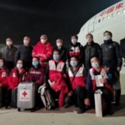 Respiratori mascherine e Task force di ricercatori atterrano in Italia da Shanghai: la Cina corre in nostro soccorso