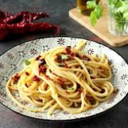 In cucina con Ovidio, venticinquesima ricetta: spaghetti alla trappitara