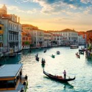 Venezia, dopo l’alluvione il Covid: cosa accadrà alla “città/turismo” italiana?